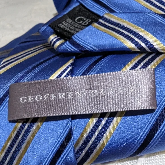 Geoffrey Beene Silk Tie - Picture 3 of 3